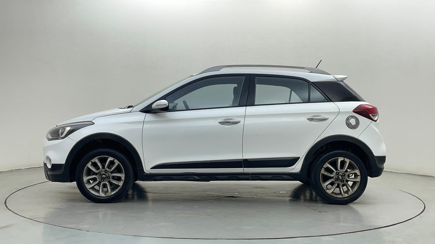 Used 2016 Hyundai i20 Active 1.2 SX Petrol Manual exterior LEFT SIDE VIEW