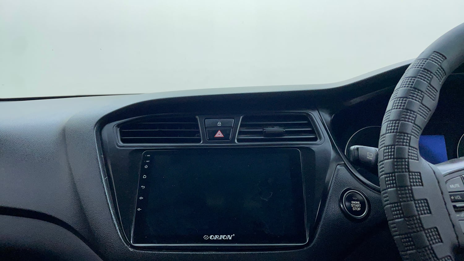 Used 2016 Hyundai i20 Active 1.2 SX Petrol Manual top_features Integrated (in-dash) music system
