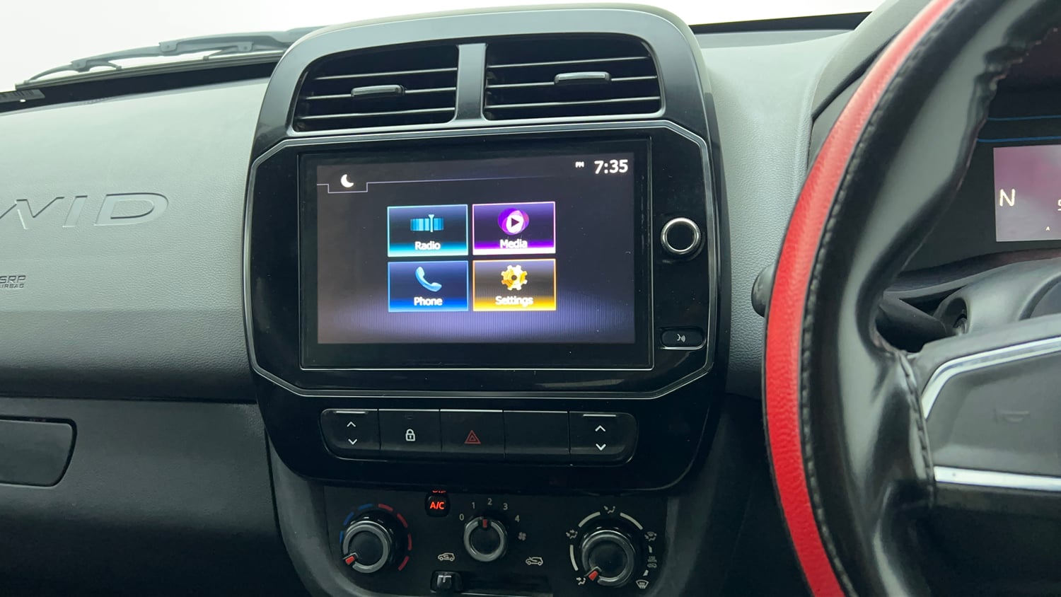 Used 2021 Renault Kwid RXT 1.0 AMT Opt Petrol Automatic top_features Integrated (in-dash) music system