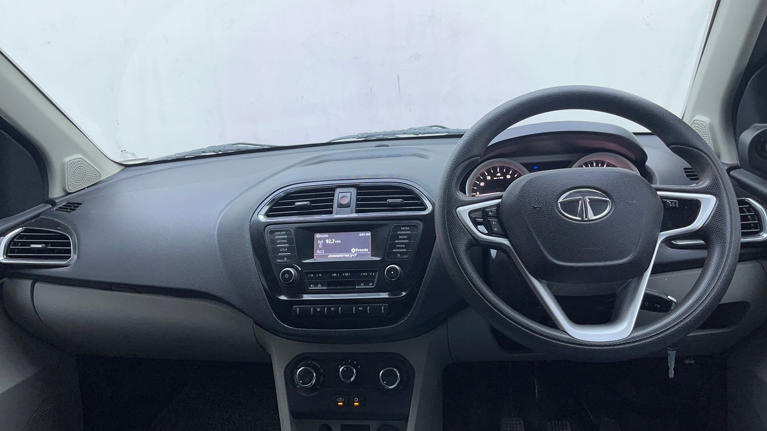 Used 2016 Tata Tiago Revotron XZ Petrol Manual interior DASHBOARD VIEW
