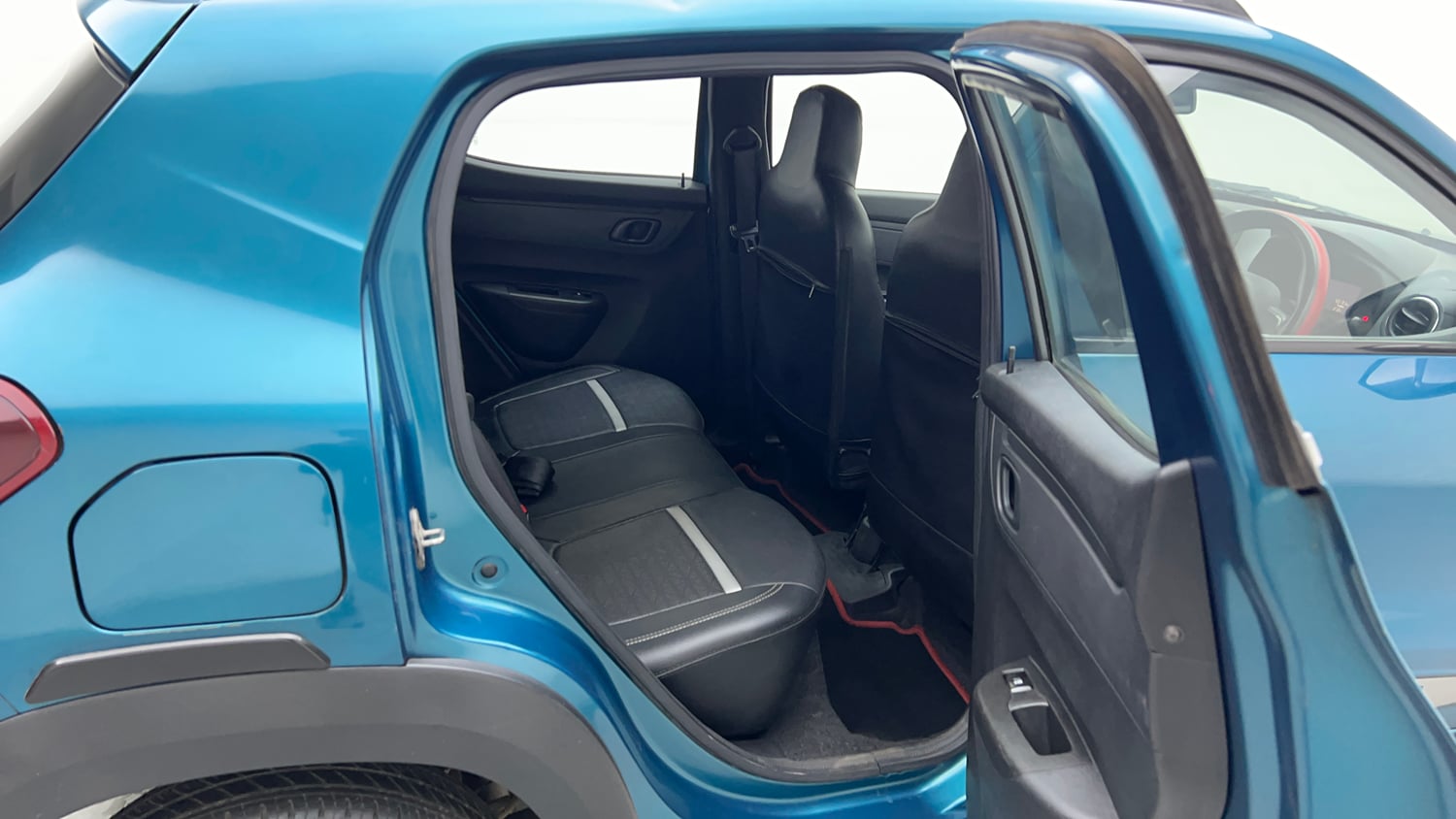Used 2021 Renault Kwid RXT 1.0 AMT Opt Petrol Automatic interior RIGHT SIDE REAR DOOR CABIN VIEW