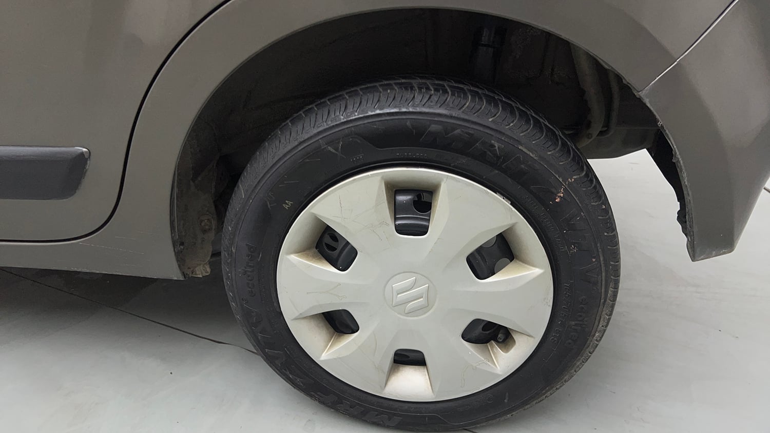 Used 2020 Maruti Suzuki Wagon R ZXi 1.2 AMT Petrol Automatic tyres LEFT REAR TYRE RIM VIEW