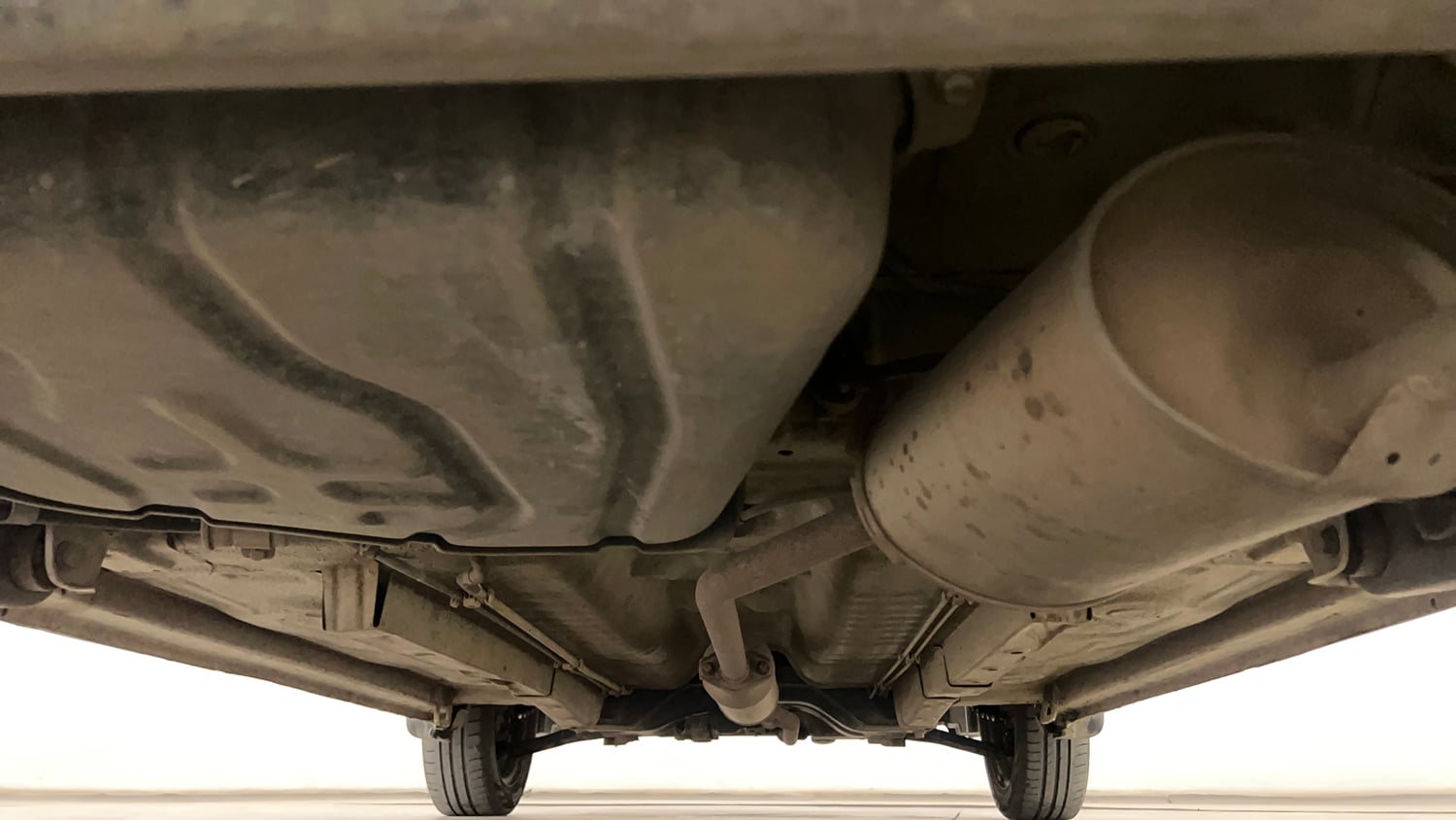 Used 2017 Maruti Suzuki Wagon R Vxi (ABS-Airbag) Petrol Manual extra REAR UNDERBODY VIEW (TAKEN FROM REAR)
