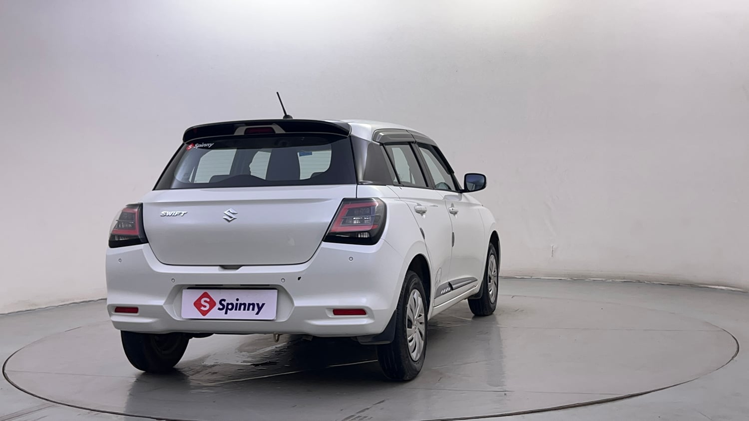Used 2026 Maruti Suzuki Swift VXi AMT Petrol Automatic exterior RIGHT REAR CORNER VIEW
