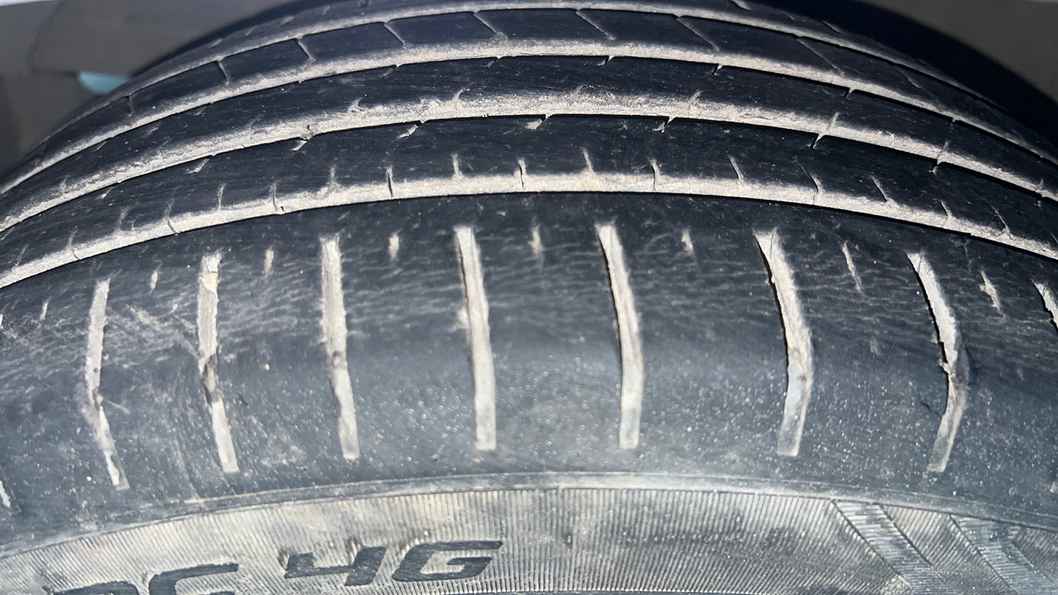 Used 2020 Maruti Suzuki Baleno Alpha Automatic Petrol Automatic tyres LEFT FRONT TYRE TREAD VIEW