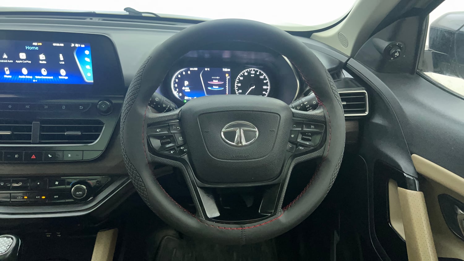 Used 2022 Tata Harrier Kaziranga XZA Plus Diesel Automatic interior STEERING VIEW