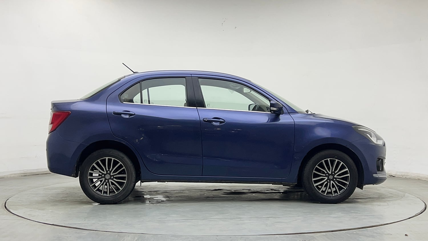 Used 2019 Maruti Suzuki Dzire ZXi Plus AMT Petrol Automatic exterior RIGHT SIDE VIEW