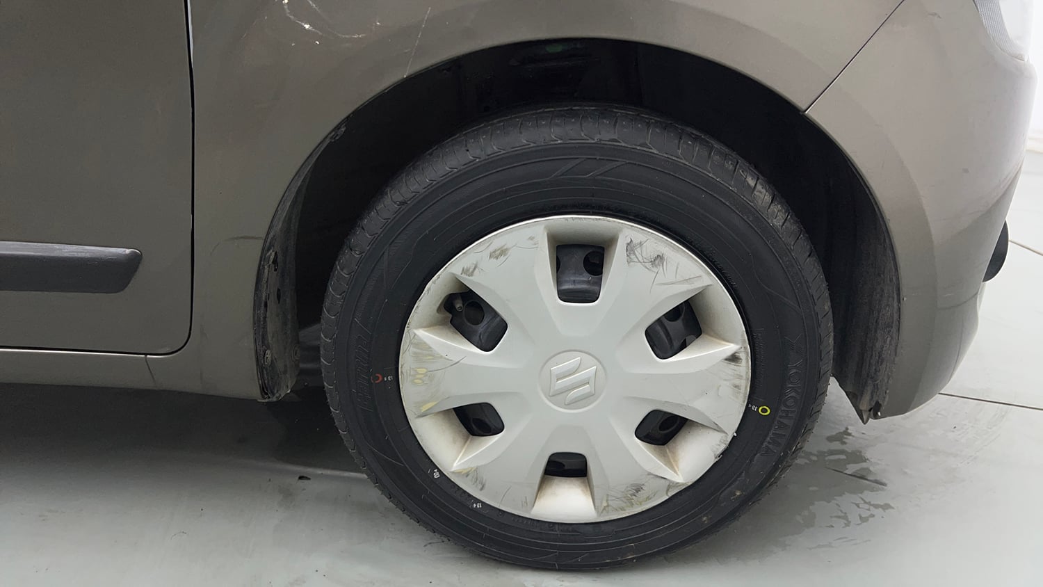 Used 2020 Maruti Suzuki Wagon R ZXi 1.2 AMT Petrol Automatic tyres RIGHT FRONT TYRE RIM VIEW