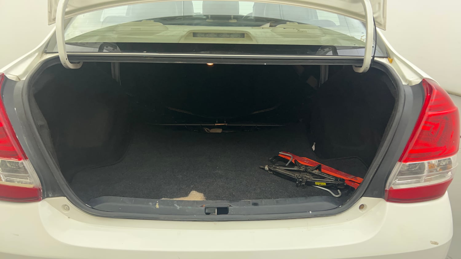 Used 2017 Toyota Platinum Etios V Petrol Manual interior DICKY INSIDE VIEW