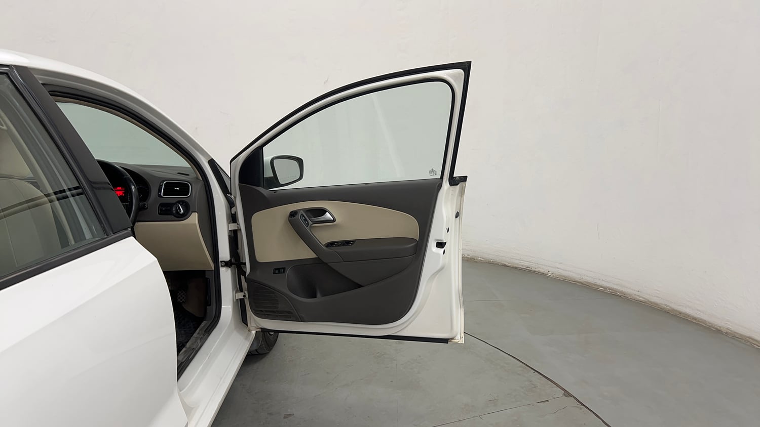 Used 2013 Volkswagen Vento Highline Petrol Petrol Manual interior RIGHT FRONT DOOR OPEN VIEW