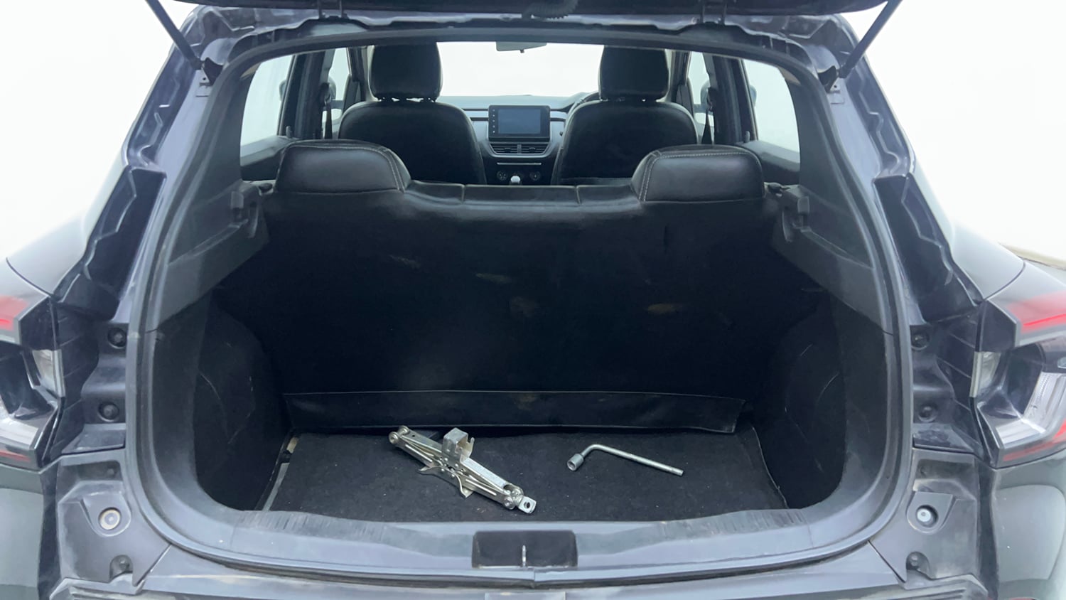 Used 2025 Renault Kiger RXL Petrol Manual interior DICKY INSIDE VIEW