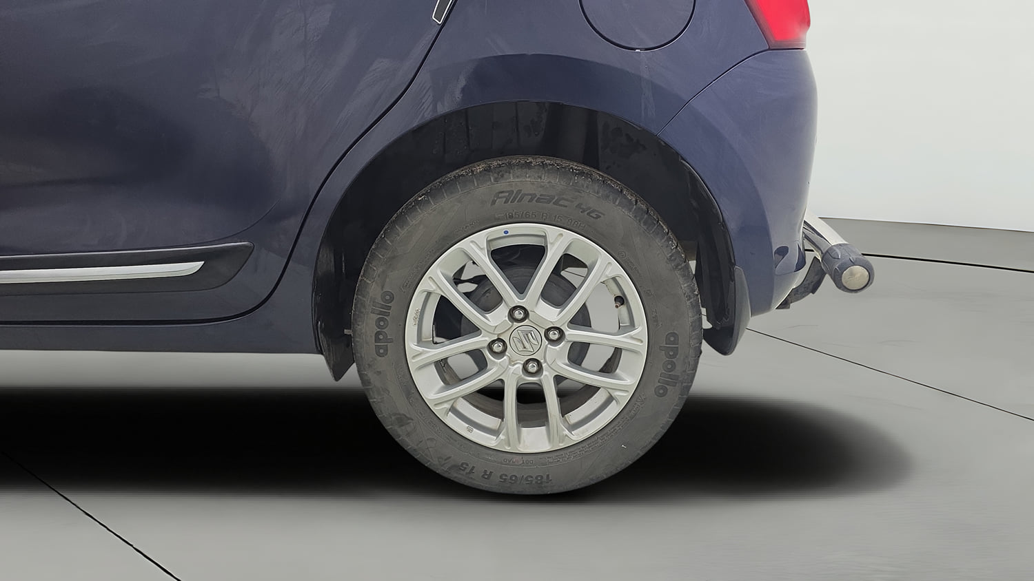 Used 2021 Maruti Suzuki Swift ZXi Petrol Manual tyres LEFT REAR TYRE RIM VIEW