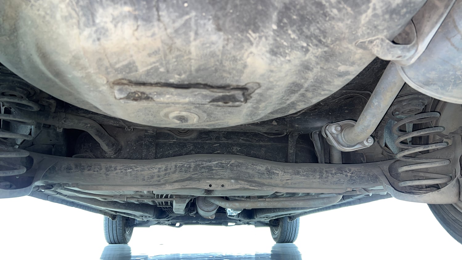Used 2015 Honda Amaze 1.2 VX i-VTEC Petrol Manual extra REAR UNDERBODY VIEW (TAKEN FROM REAR)