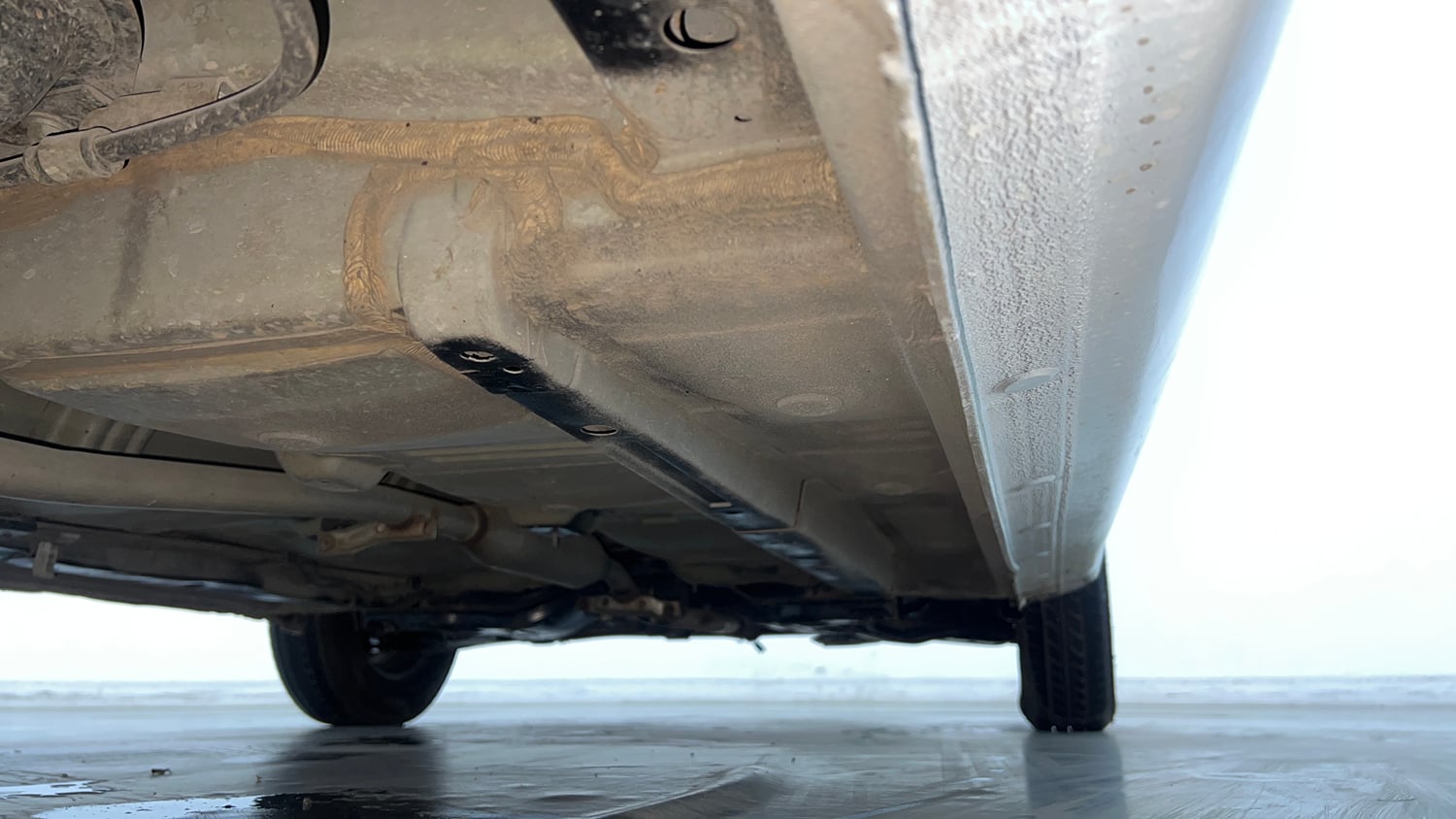 Used 2015 Hyundai i10 Magna 1.1 iRDE2 Petrol Manual extra REAR RIGHT UNDERBODY VIEW