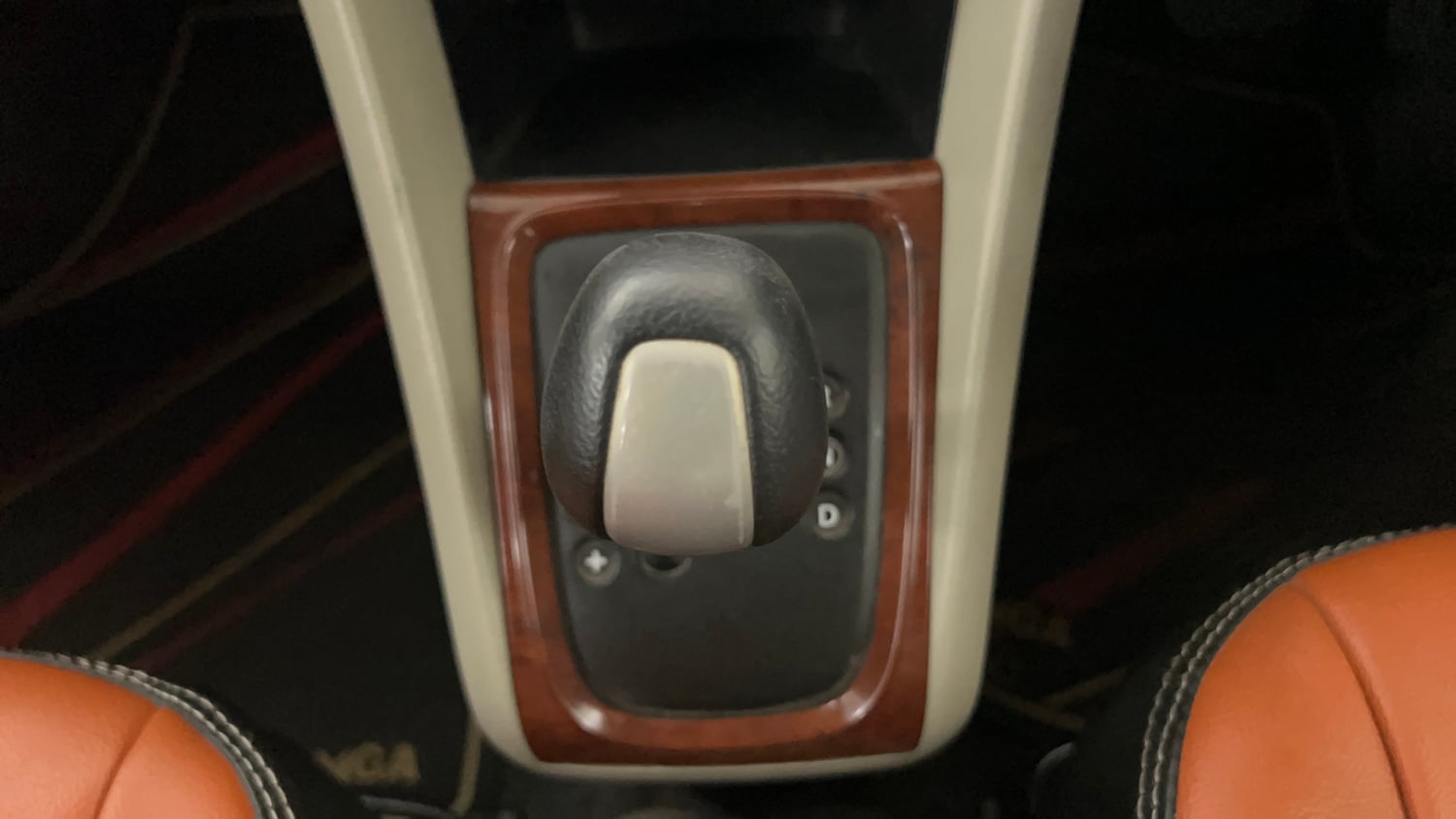 Used 2015 Maruti Suzuki Celerio VXi AMT Petrol Automatic interior GEAR  KNOB VIEW