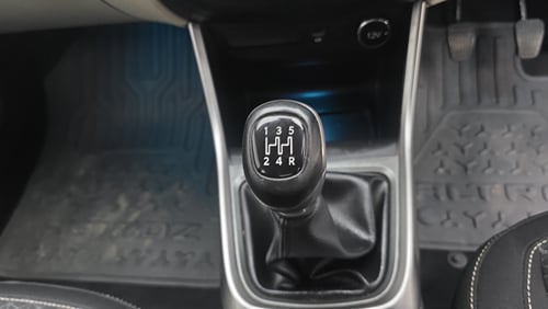Used 2021 Tata Altroz XZ Petrol Petrol Manual interior GEAR  KNOB VIEW