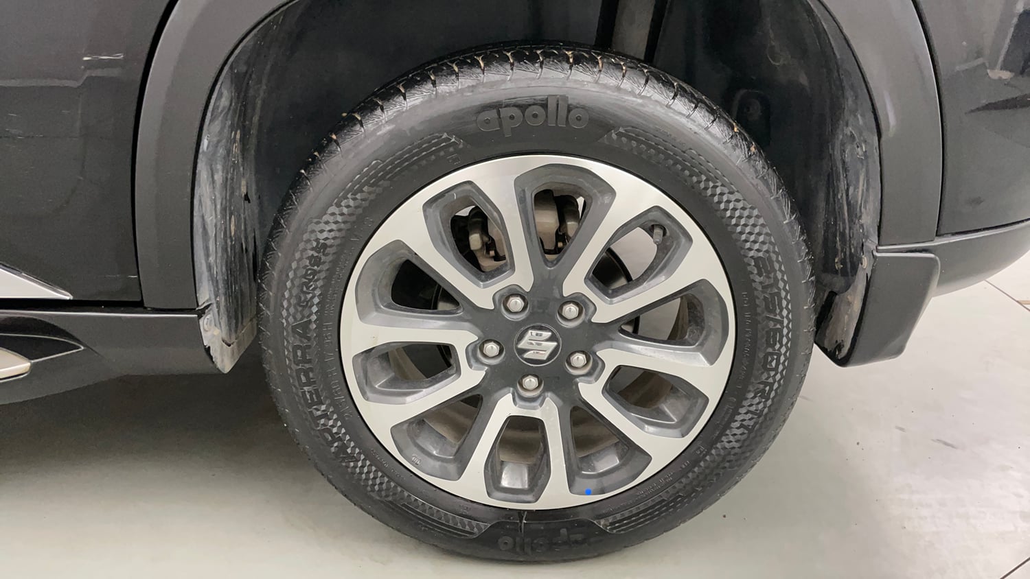 Used 2023 Maruti Suzuki Grand Vitara Zeta Smart Hybrid Petrol Manual tyres LEFT REAR TYRE RIM VIEW