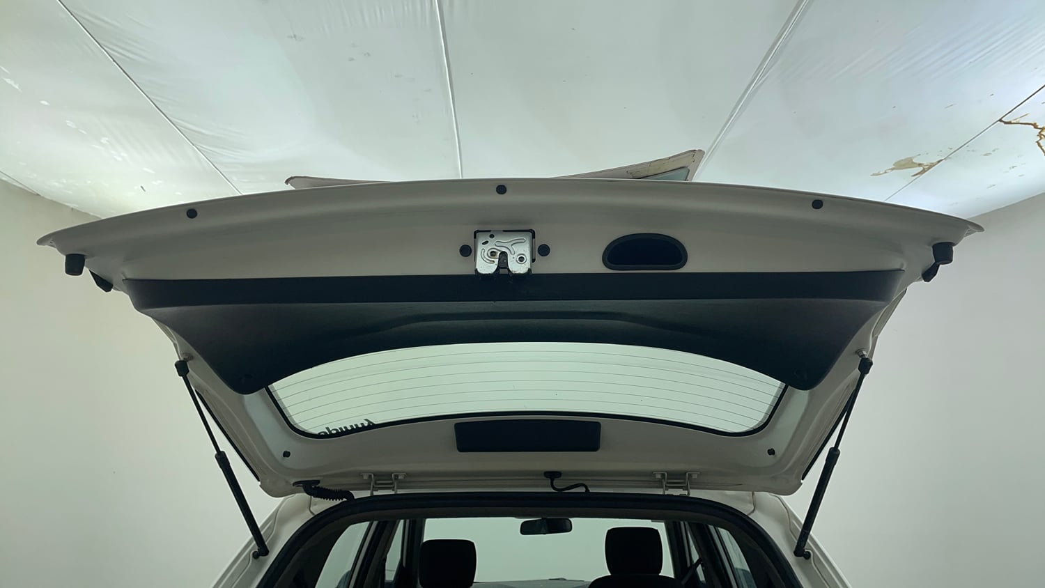 Used 2016 Hyundai Creta 1.6 SX Plus AT Petrol Petrol Automatic interior DICKY DOOR OPEN VIEW