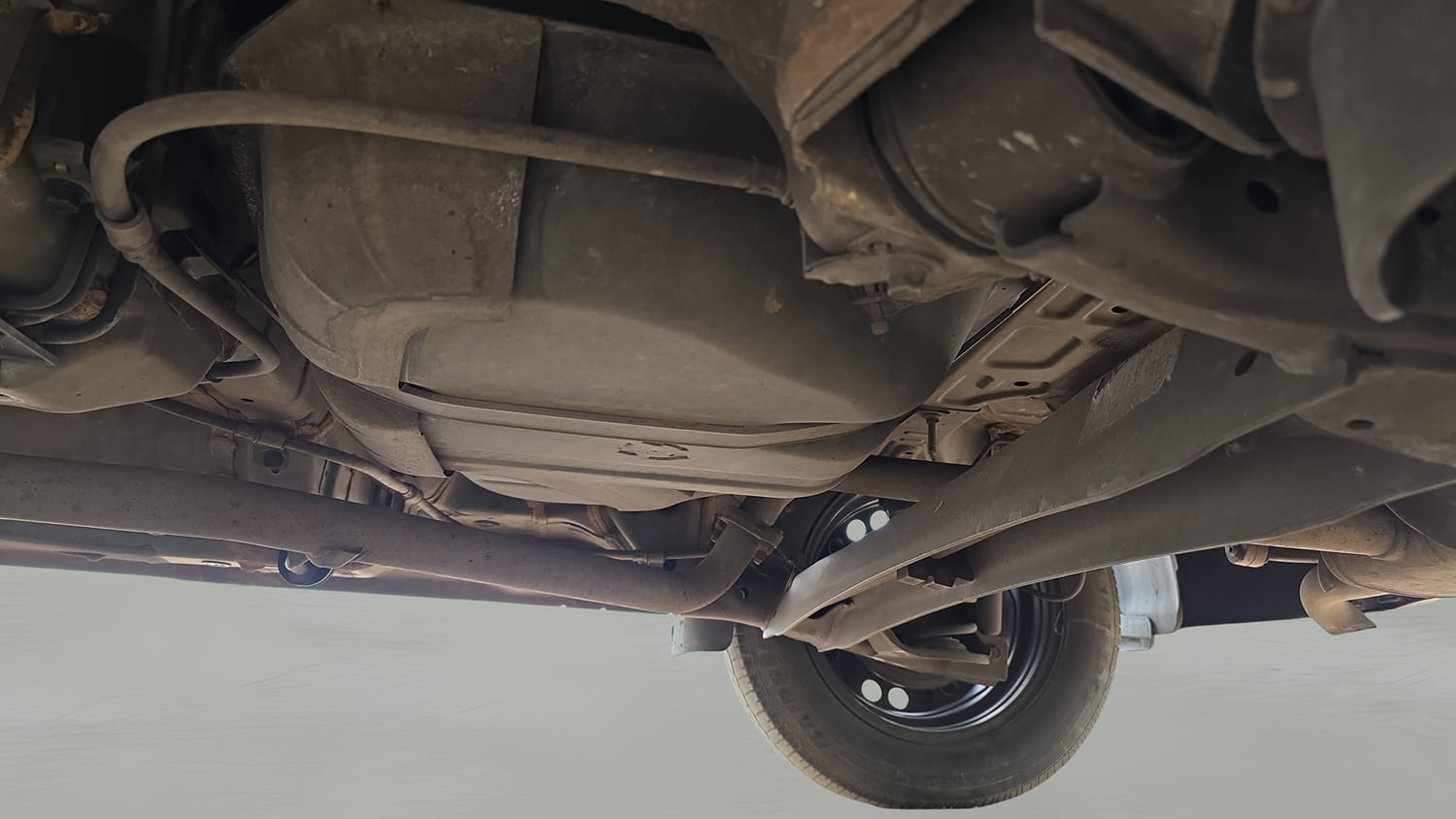 Used 2018 Hyundai Creta S 1.4 CRDI Diesel Manual extra REAR UNDERBODY VIEW (TAKEN FROM REAR)