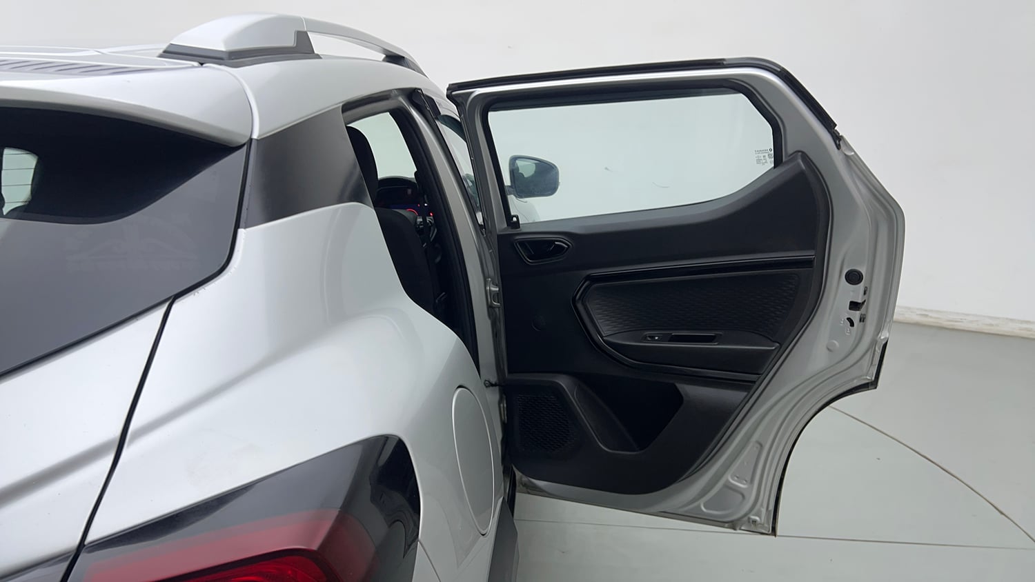 Used 2022 Renault Kiger RXZ 1.0 Turbo MT Petrol Manual interior RIGHT REAR DOOR OPEN VIEW