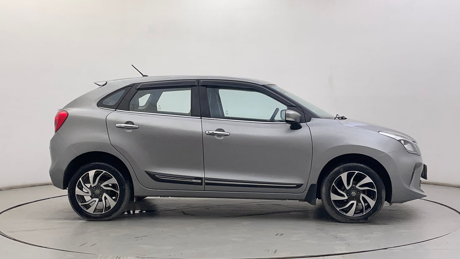 Used 2020 Maruti Suzuki Baleno Zeta Petrol Manual exterior RIGHT SIDE VIEW