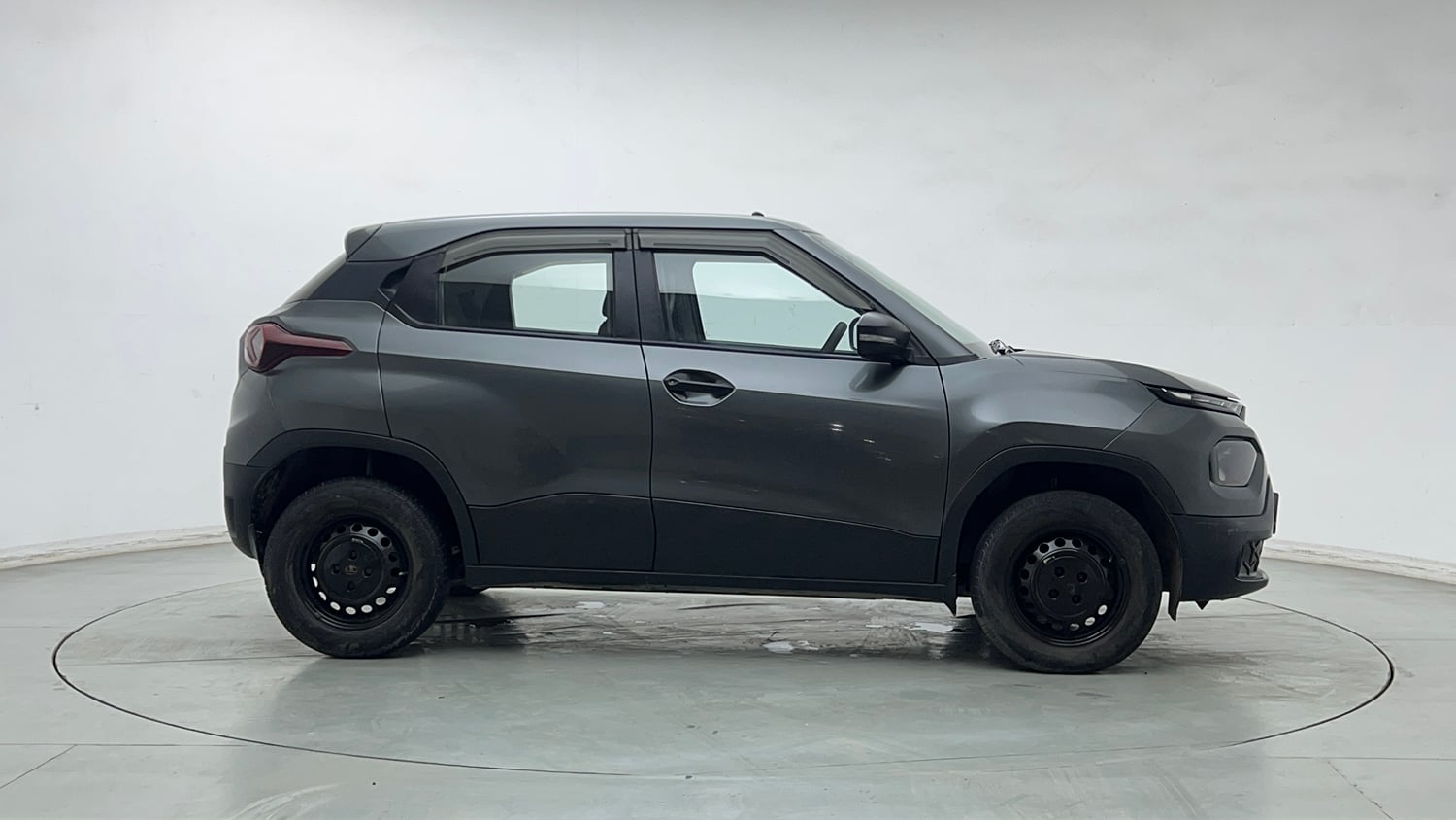 Used 2022 Tata Punch Pure MT Petrol Manual exterior RIGHT SIDE VIEW