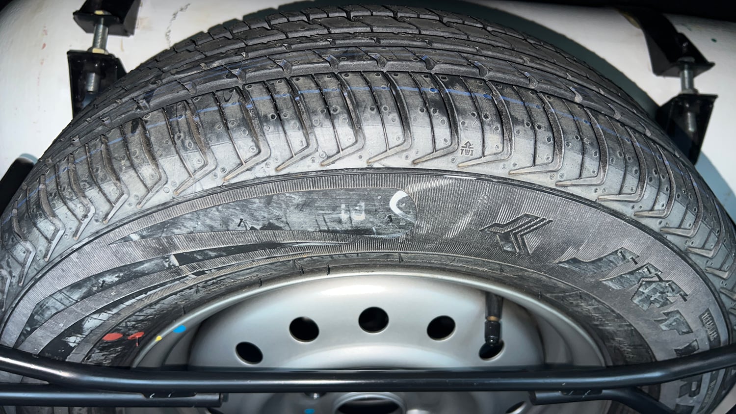 Used 2022 Maruti Suzuki Wagon R LXi (O) 1.0 CNG Cng Manual tyres SPARE TYRE VIEW