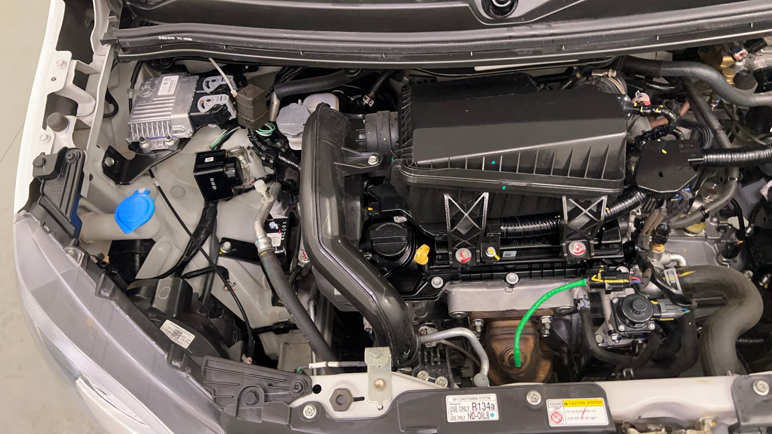 Used 2025 Maruti Suzuki Wagon R VXI 1.0 CNG Cng Manual engine ENGINE RIGHT SIDE VIEW