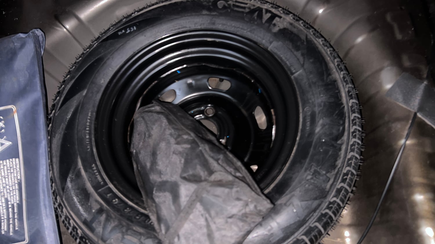 Used 2018 Renault Kwid 1.0 RXT Petrol Manual tyres SPARE TYRE VIEW