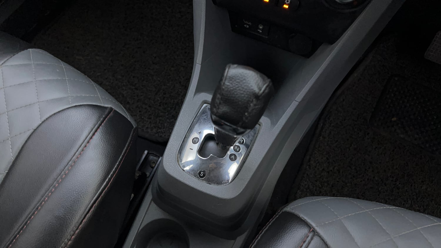 Used 2018 Tata Tigor Revotron XTA Petrol Automatic interior GEAR  KNOB VIEW