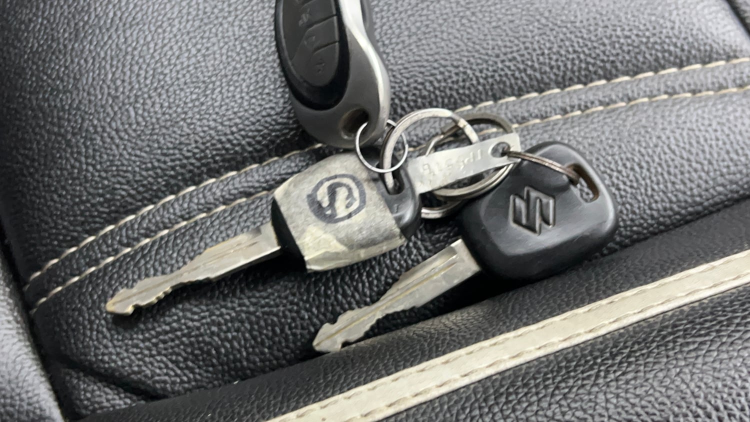 Used 2020 Maruti Suzuki Swift LXi Petrol Manual extra CAR KEY VIEW