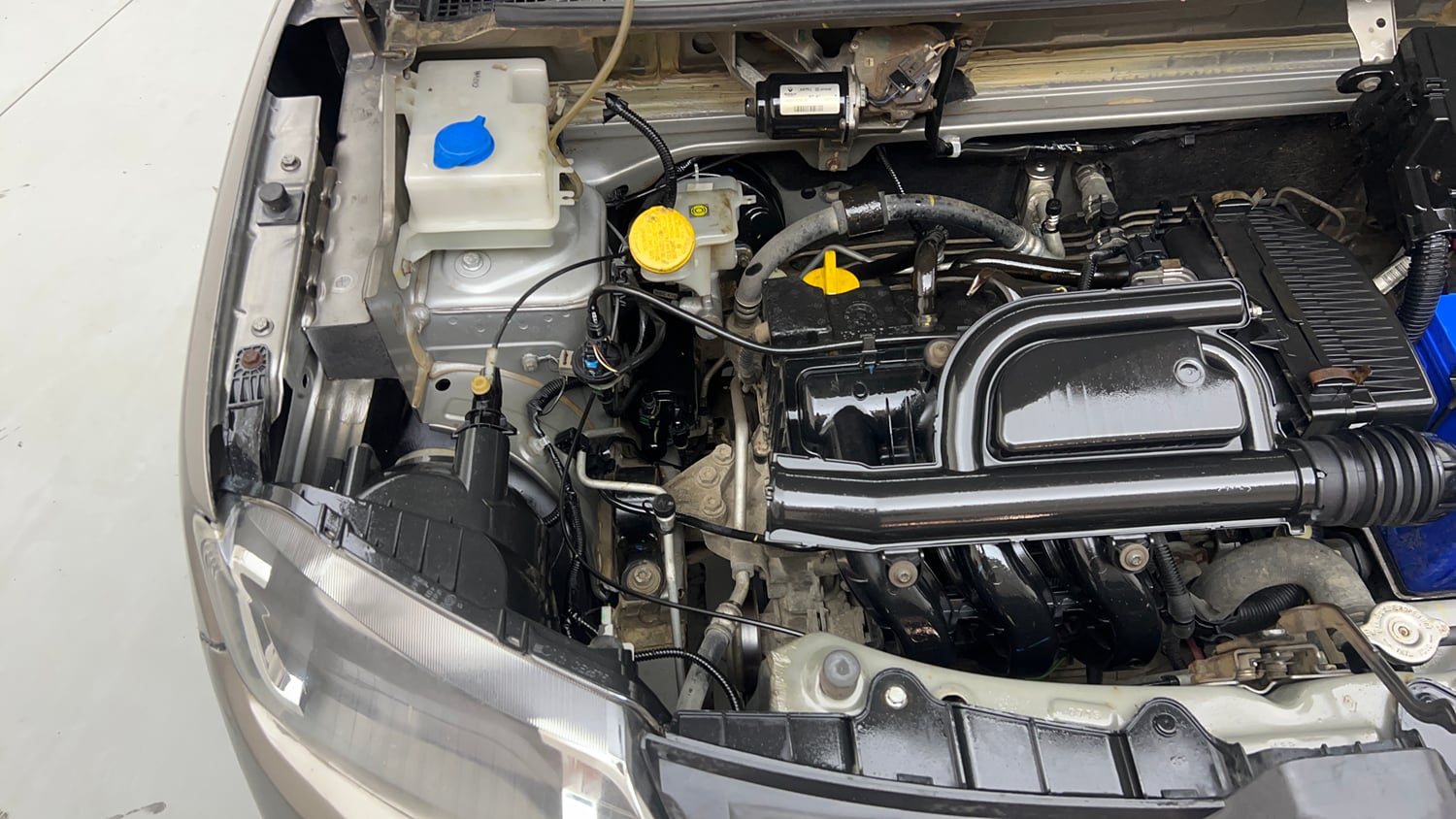 Used 2020 Renault Kwid CLIMBER 1.0 AMT Petrol Automatic engine ENGINE RIGHT SIDE VIEW