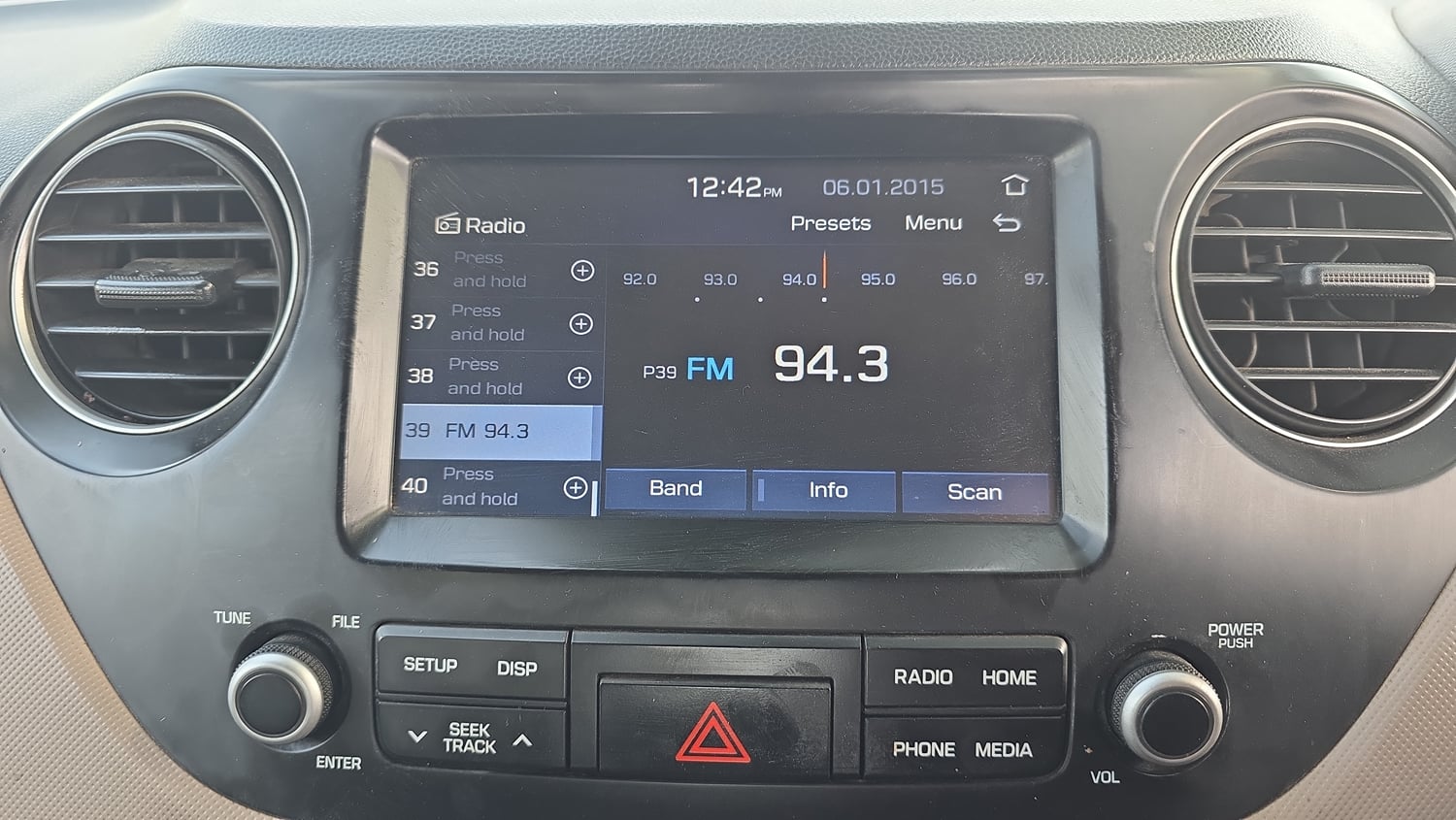 Used 2018 Hyundai Grand i10 Sportz 1.2 Kappa VTVT Petrol Manual top_features Touch screen infotainment system