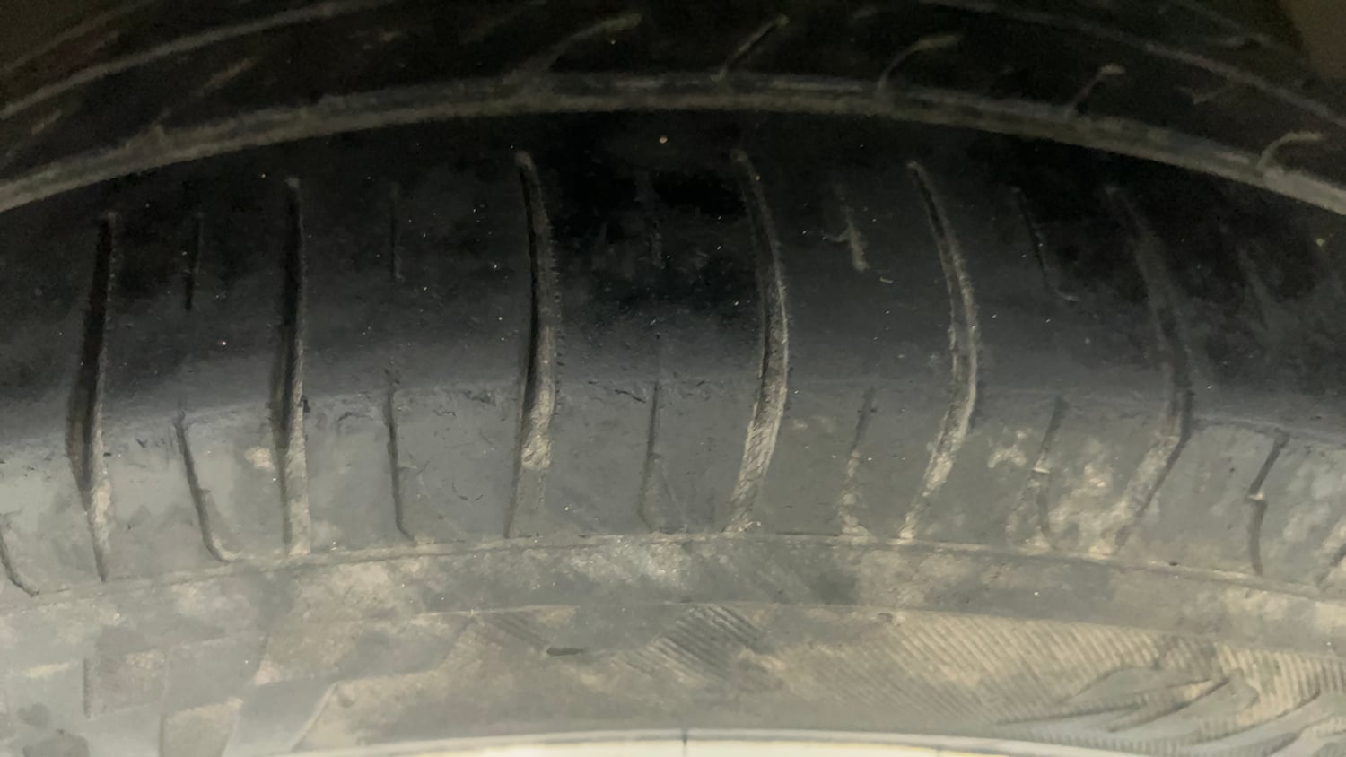 Used 2017 Tata Tiago Revotron XZA Petrol Automatic tyres RIGHT FRONT TYRE TREAD VIEW