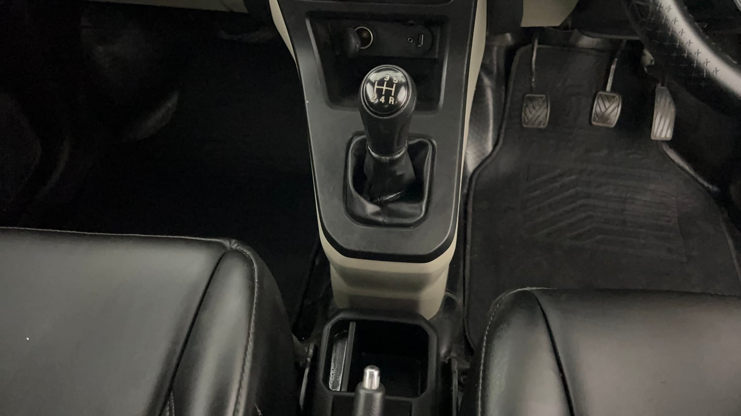 Used 2024 Maruti Suzuki Wagon R ZXI Plus 1.2 Petrol Manual interior GEAR  KNOB VIEW