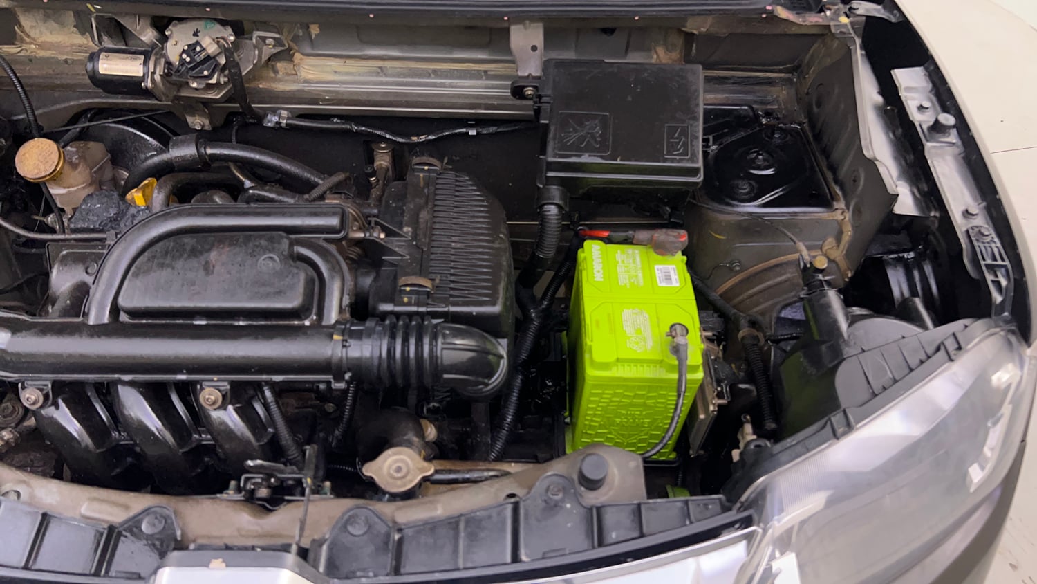 Used 2018 Renault Kwid 1.0 RXT Petrol Manual engine ENGINE LEFT SIDE VIEW