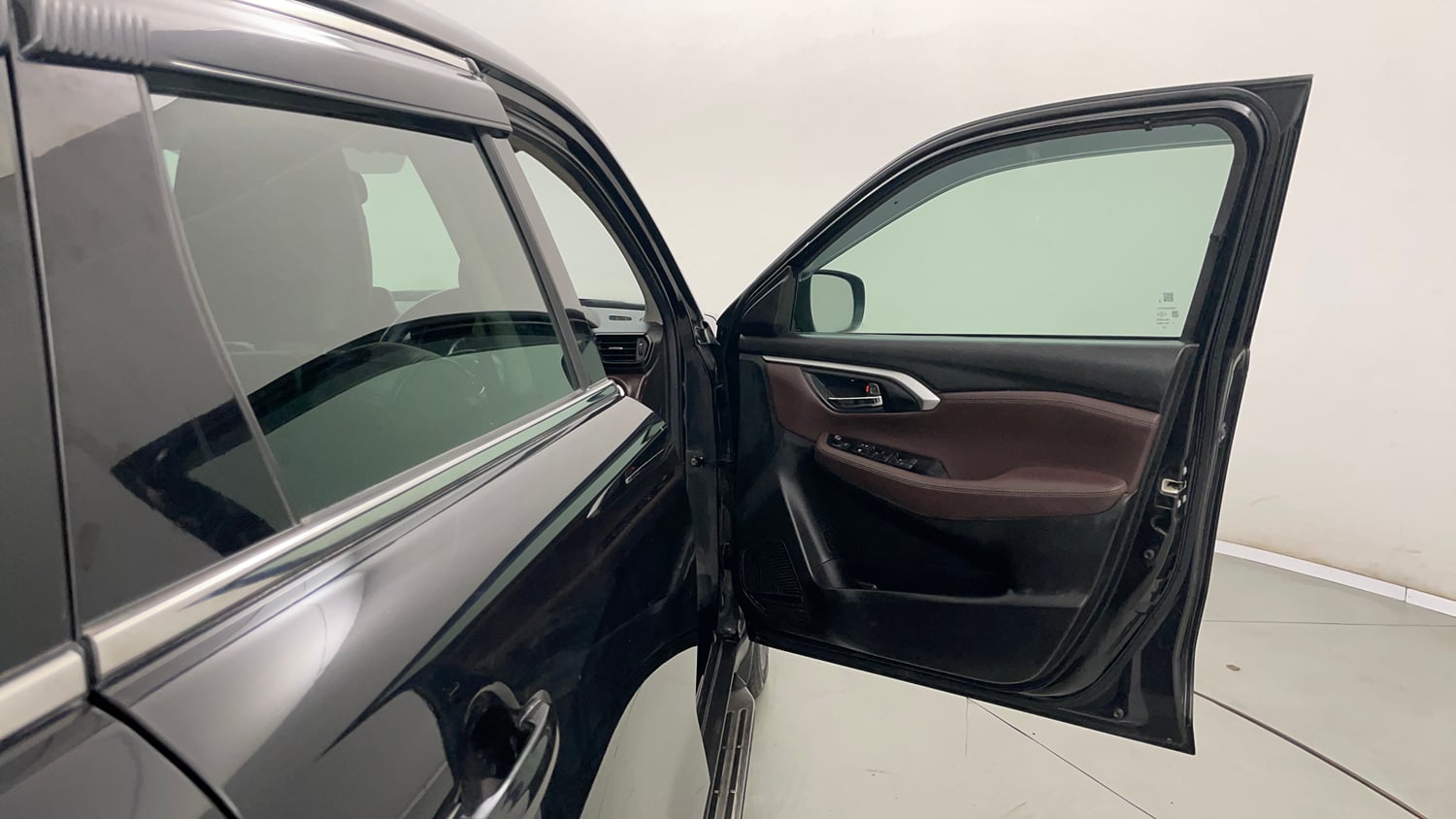 Used 2023 Maruti Suzuki Grand Vitara Zeta Smart Hybrid Petrol Manual interior RIGHT FRONT DOOR OPEN VIEW
