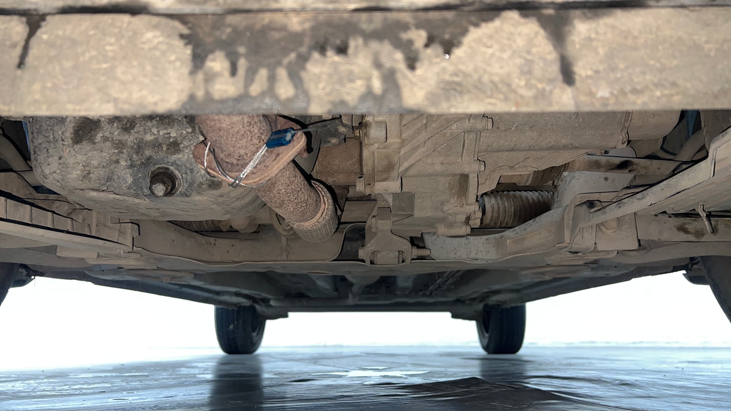 Used 2022 Tata Punch Pure MT Petrol Manual extra FRONT LEFT UNDERBODY VIEW