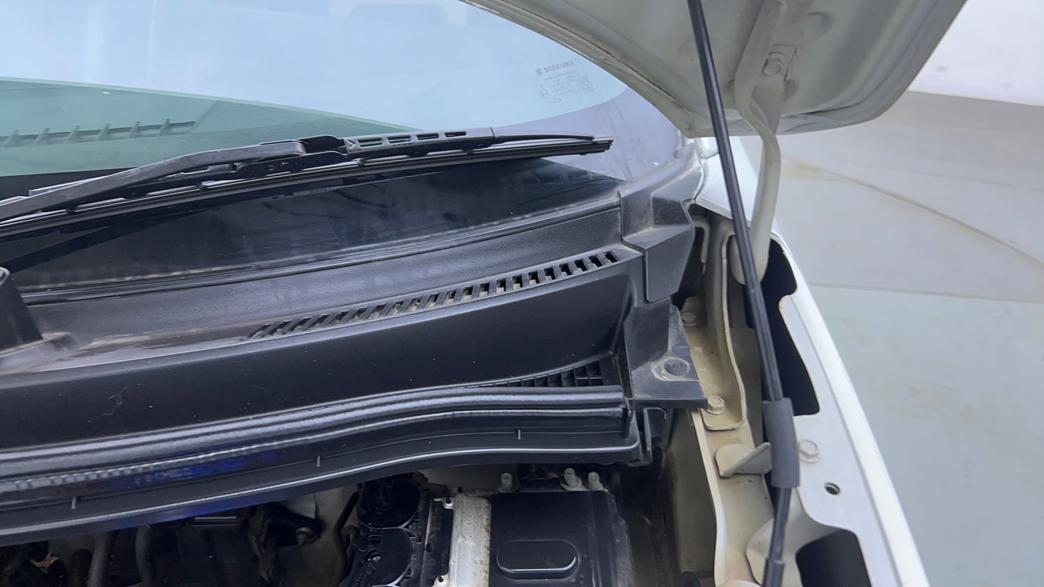 Used 2020 Maruti Suzuki Wagon R ZXi 1.2 AMT Petrol Automatic engine ENGINE LEFT SIDE HINGE & APRON VIEW