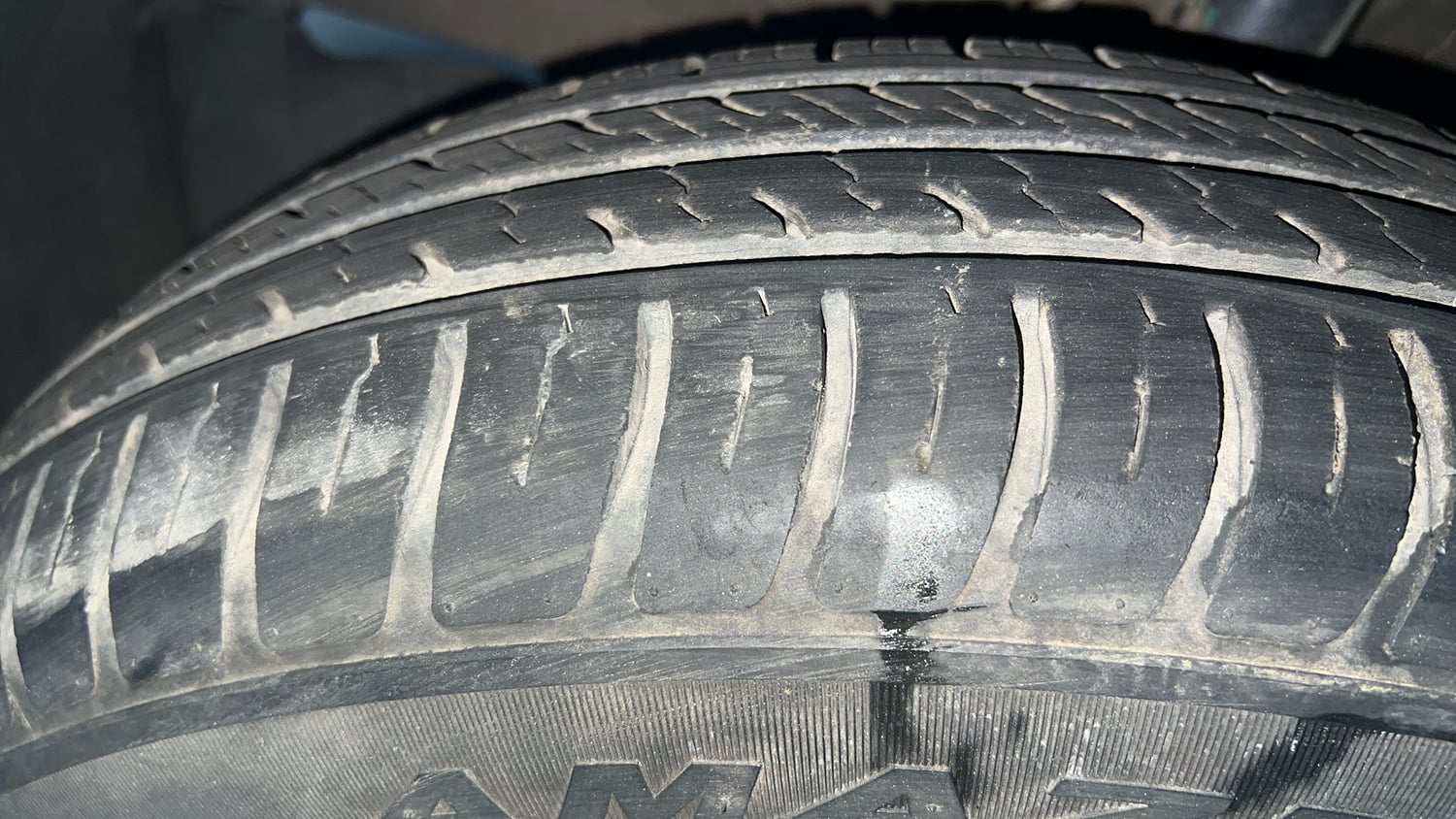 Used 2019 Maruti Suzuki Swift LXi Petrol Manual tyres LEFT FRONT TYRE TREAD VIEW