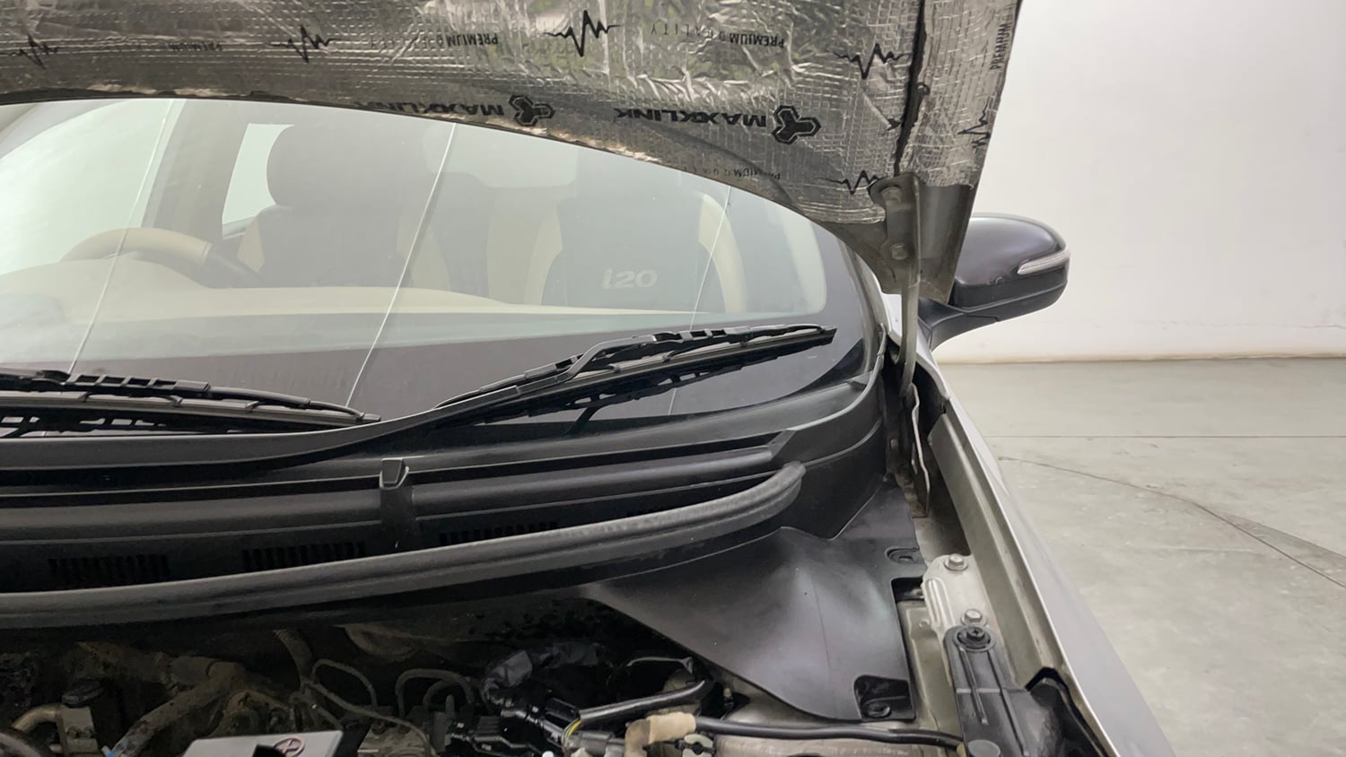 Used 2018 Hyundai Elite i20 Asta 1.2 Petrol Manual engine ENGINE LEFT SIDE HINGE & APRON VIEW