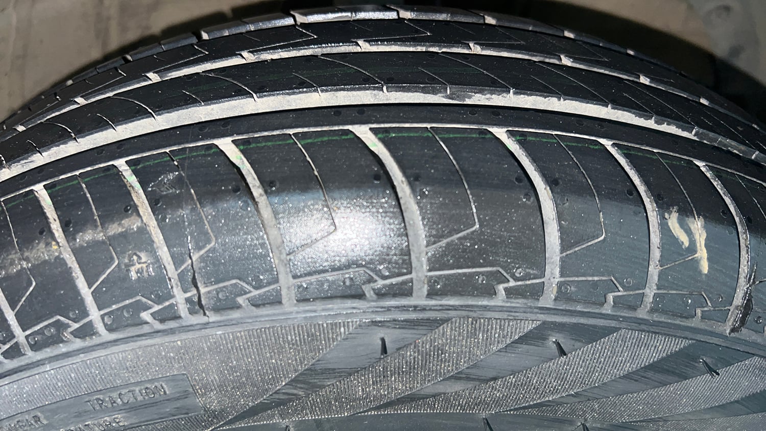 Used 2020 Maruti Suzuki Swift LXi Petrol Manual tyres RIGHT FRONT TYRE TREAD VIEW