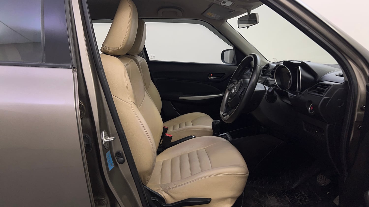 Used 2018 Maruti Suzuki Swift ZXi AMT Petrol Automatic interior RIGHT SIDE FRONT DOOR CABIN VIEW