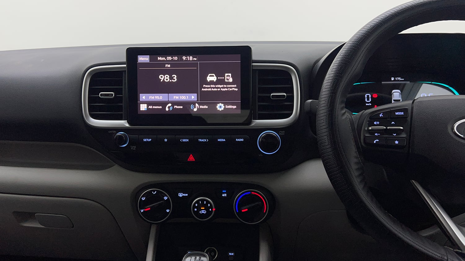Used 2025 Hyundai Venue S (O) Plus 1.2 Petrol Petrol Manual interior MUSIC SYSTEM & AC CONTROL VIEW