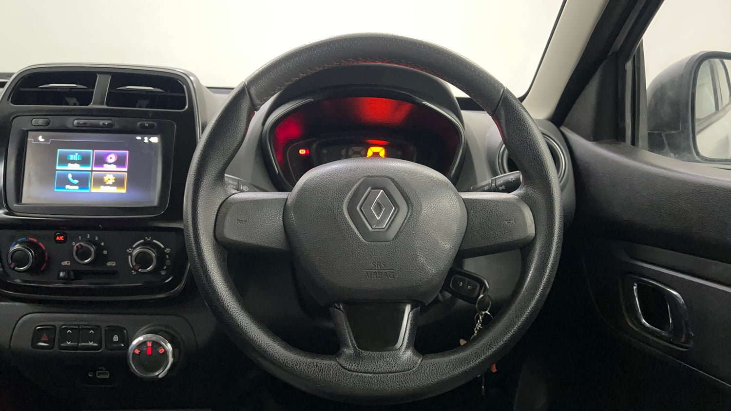 Used 2019 Renault Kwid 1.0 RXT AMT Opt Petrol Automatic interior STEERING VIEW