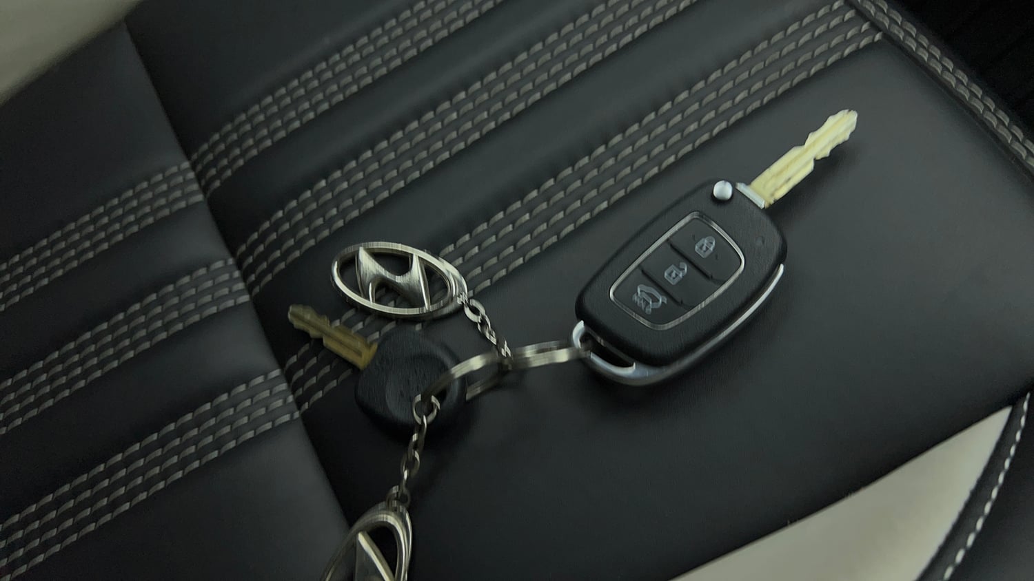 Used 2025 Hyundai Venue S (O) Plus 1.2 Petrol Petrol Manual extra CAR KEY VIEW