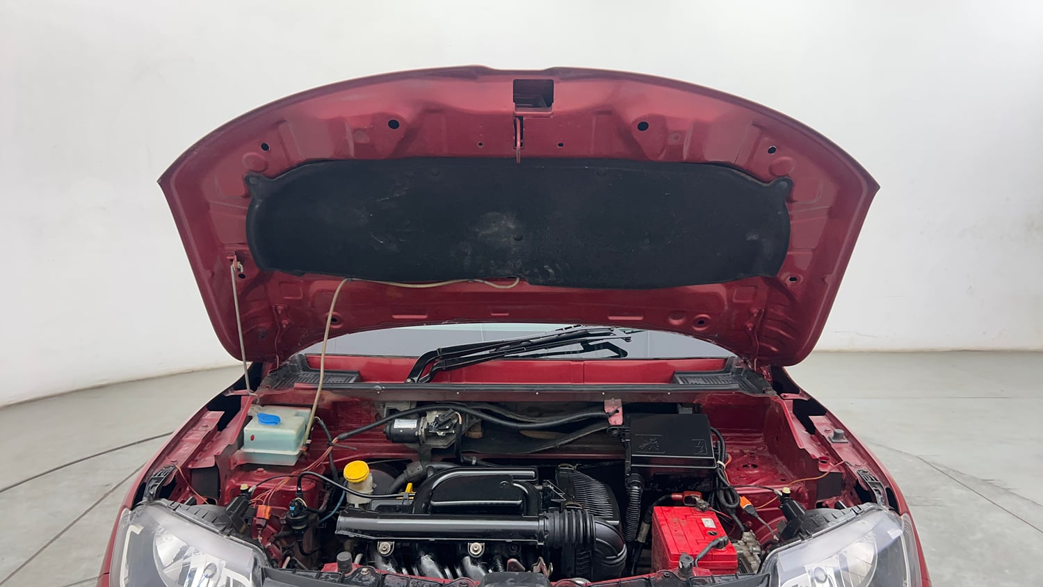 Used 2018 Renault Kwid 1.0 RXT AMT Petrol Automatic engine ENGINE & BONNET OPEN FRONT VIEW