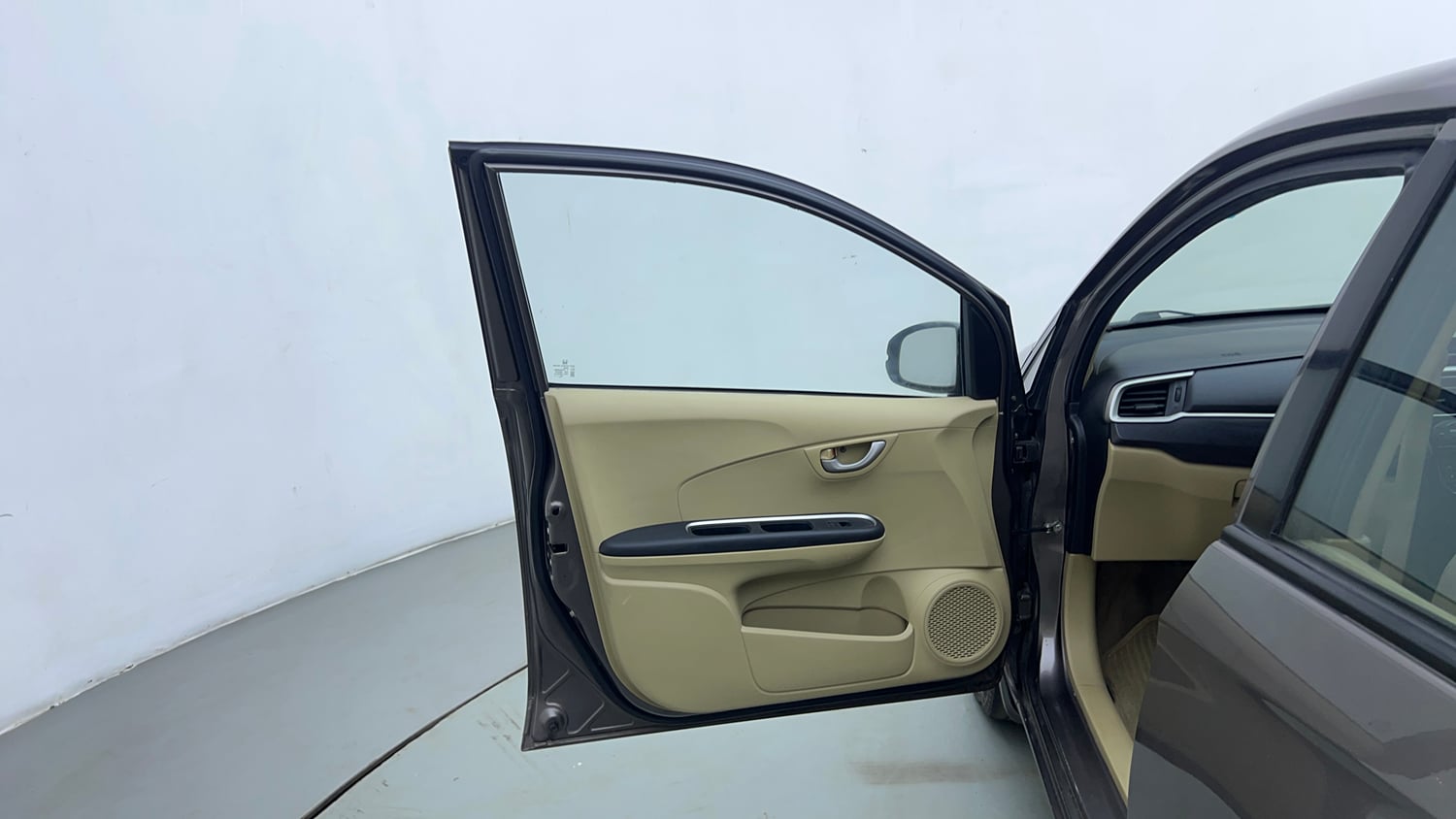 Used 2016 Honda Amaze 1.2 SX i-VTEC Petrol Manual interior LEFT FRONT DOOR OPEN VIEW