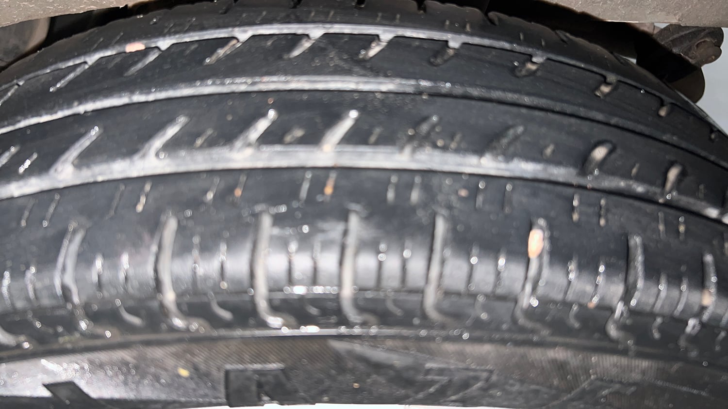 Used 2018 Renault Kwid 1.0 RXT Petrol Manual tyres LEFT REAR TYRE TREAD VIEW