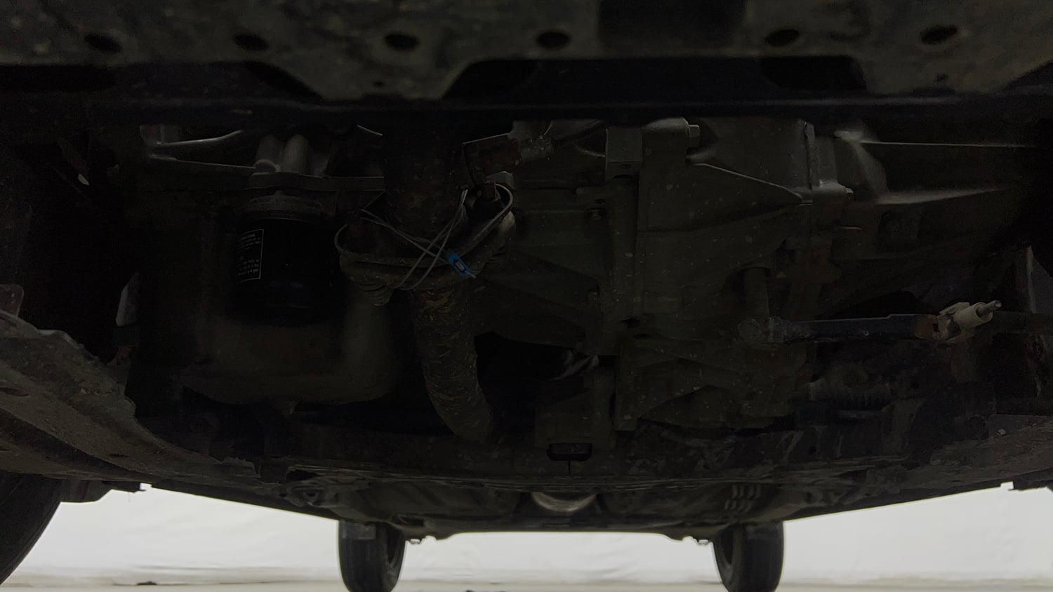 Used 2017 Maruti Suzuki Baleno Delta 1.2 Petrol Manual extra FRONT LEFT UNDERBODY VIEW